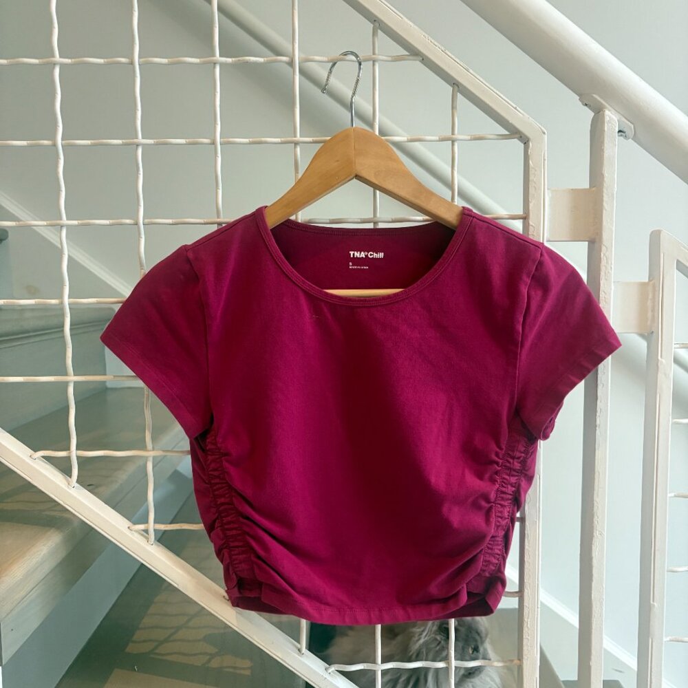 Aritzia TNA Chill Baby Tee Scrunch Burgundy XS Athletic